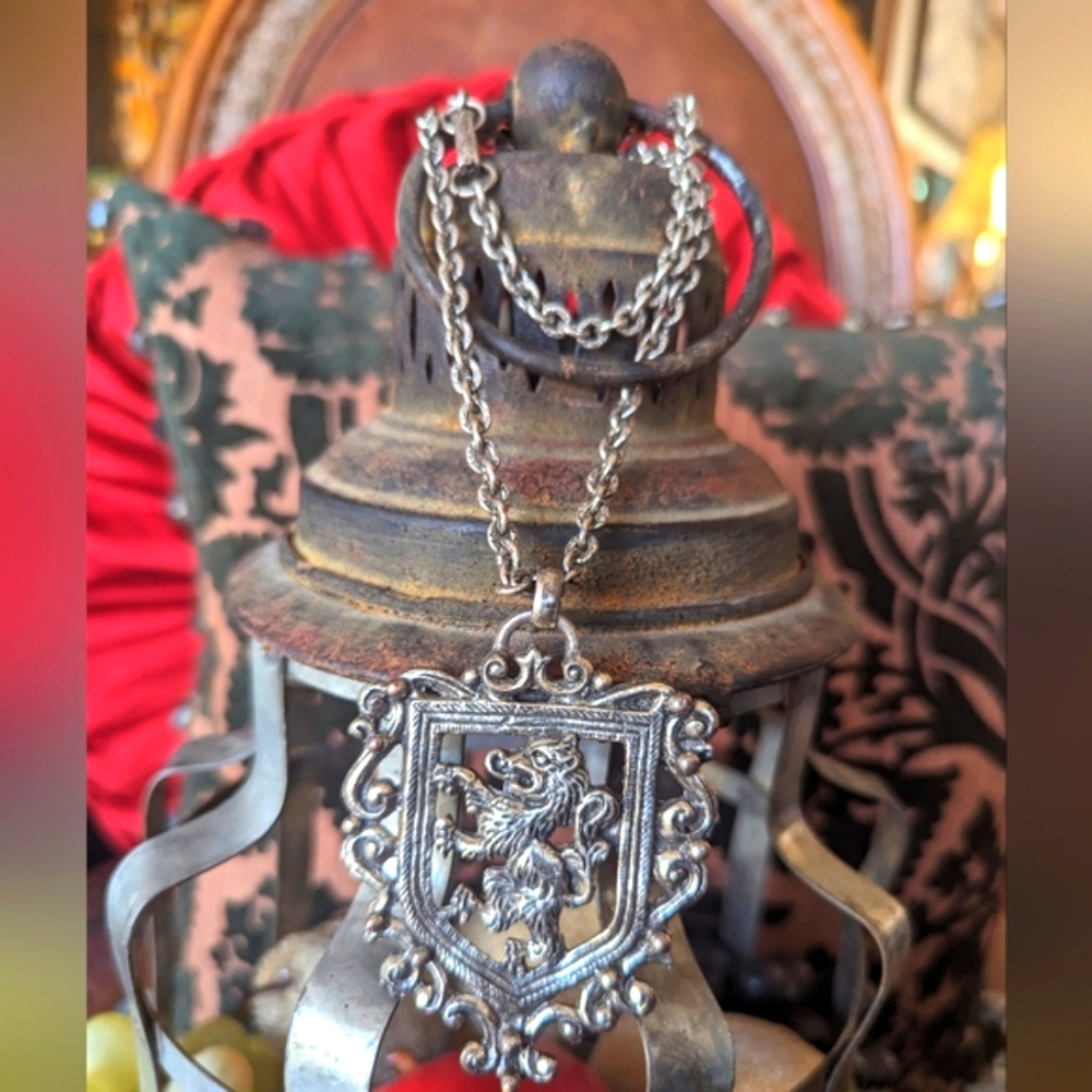 1950s💯LION OF JUDAH BRONZE&PEWTER HERALDIC SHIELD NECKLACE